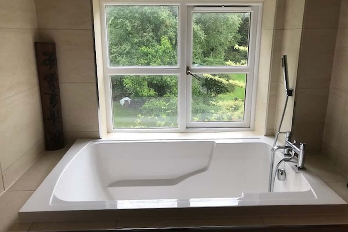 Japanese Soaking Tub, County Durham, UK - Cabuchon