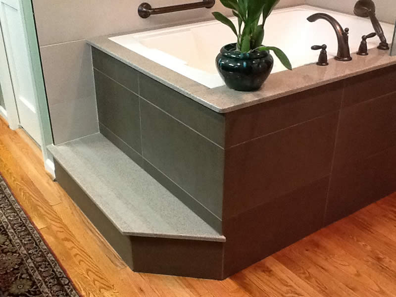 The Nirvana’s surround includes a built-in step The Nirvana's surround includes a built-in step