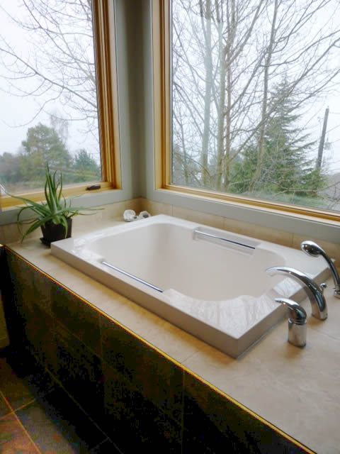 The traditional style Imersa deep soaking tub